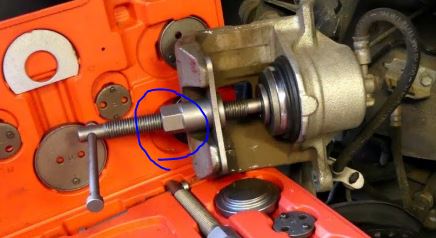 Loosenbrakecaliperpiston.jpg
