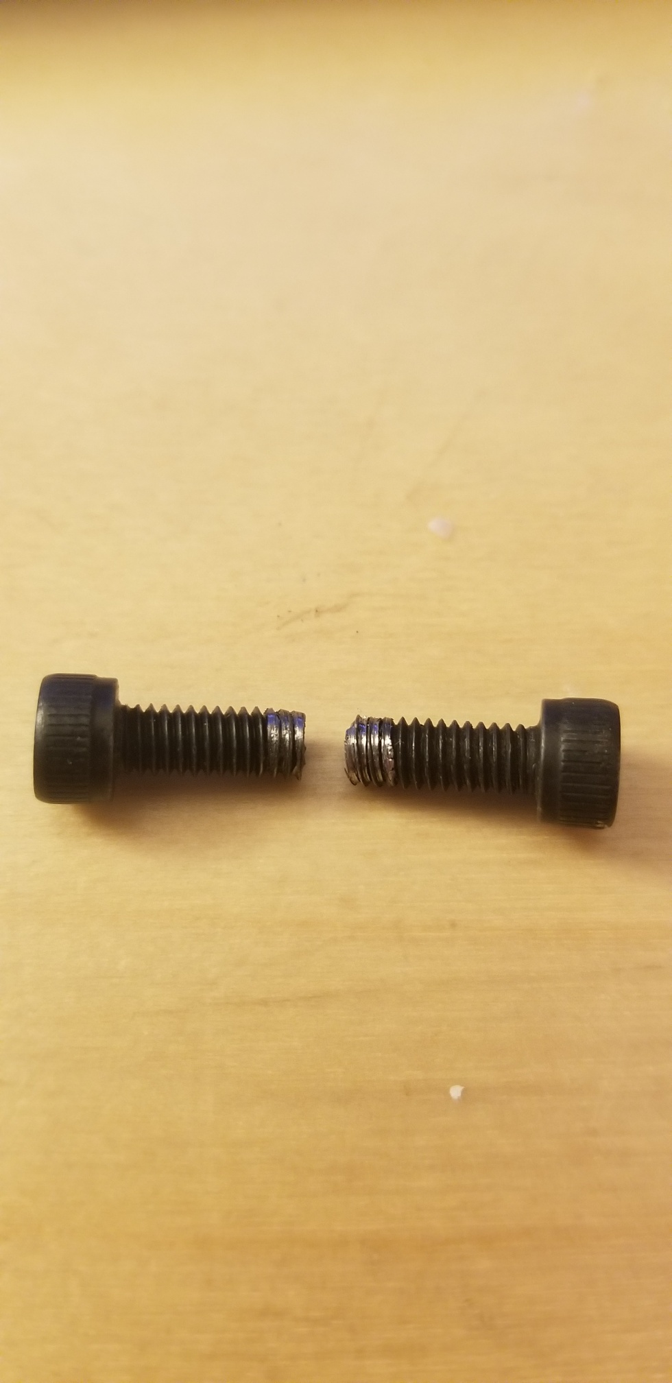 capscrewthreadfailure.jpg